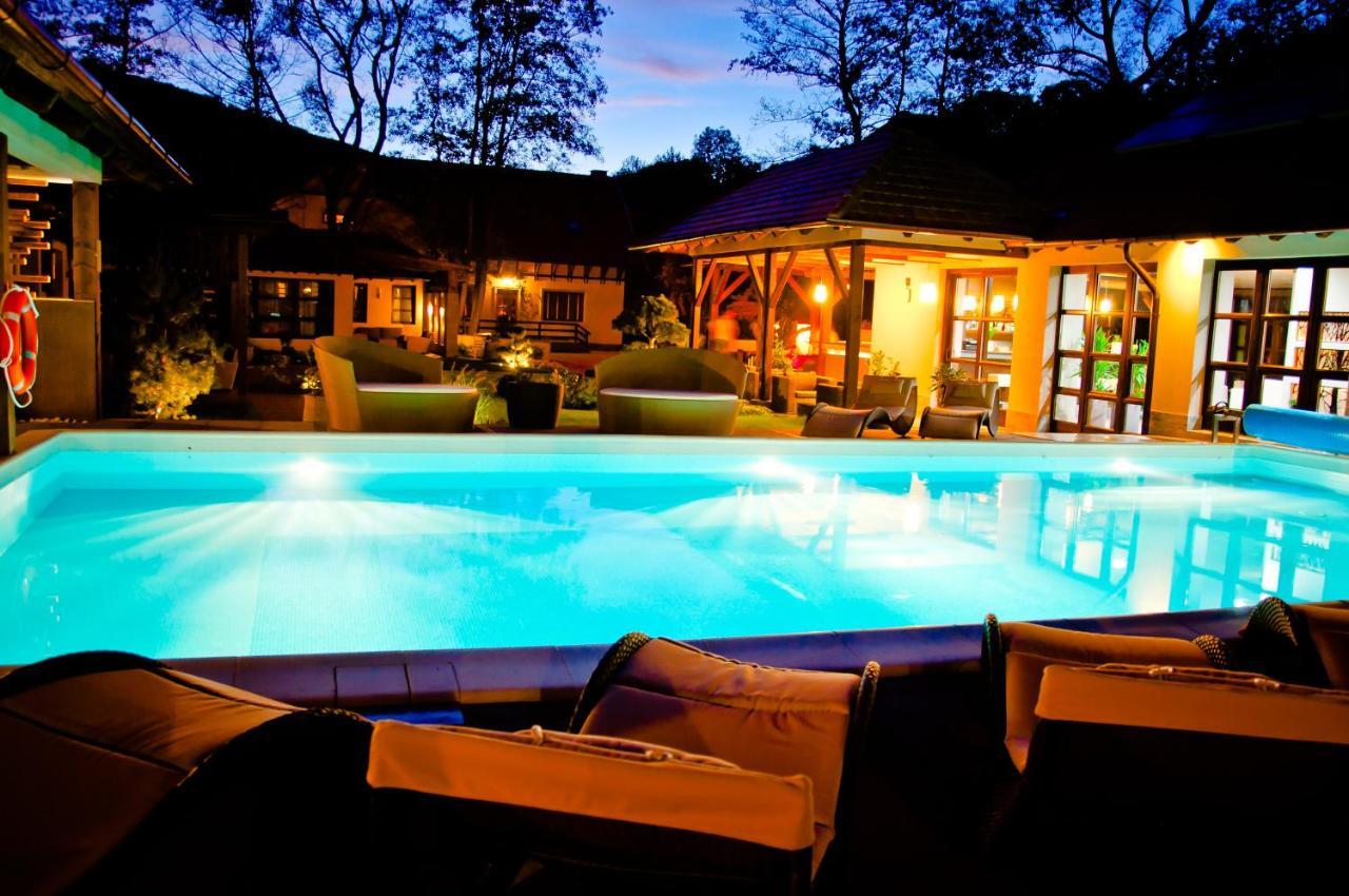 Hotel Aranygombos Fogado Telkibánya Exterior foto